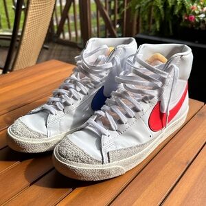 Mens Preowned Nike Blazer Mid ‘77 Vintage Habanero Red, Medium Blue and Sail